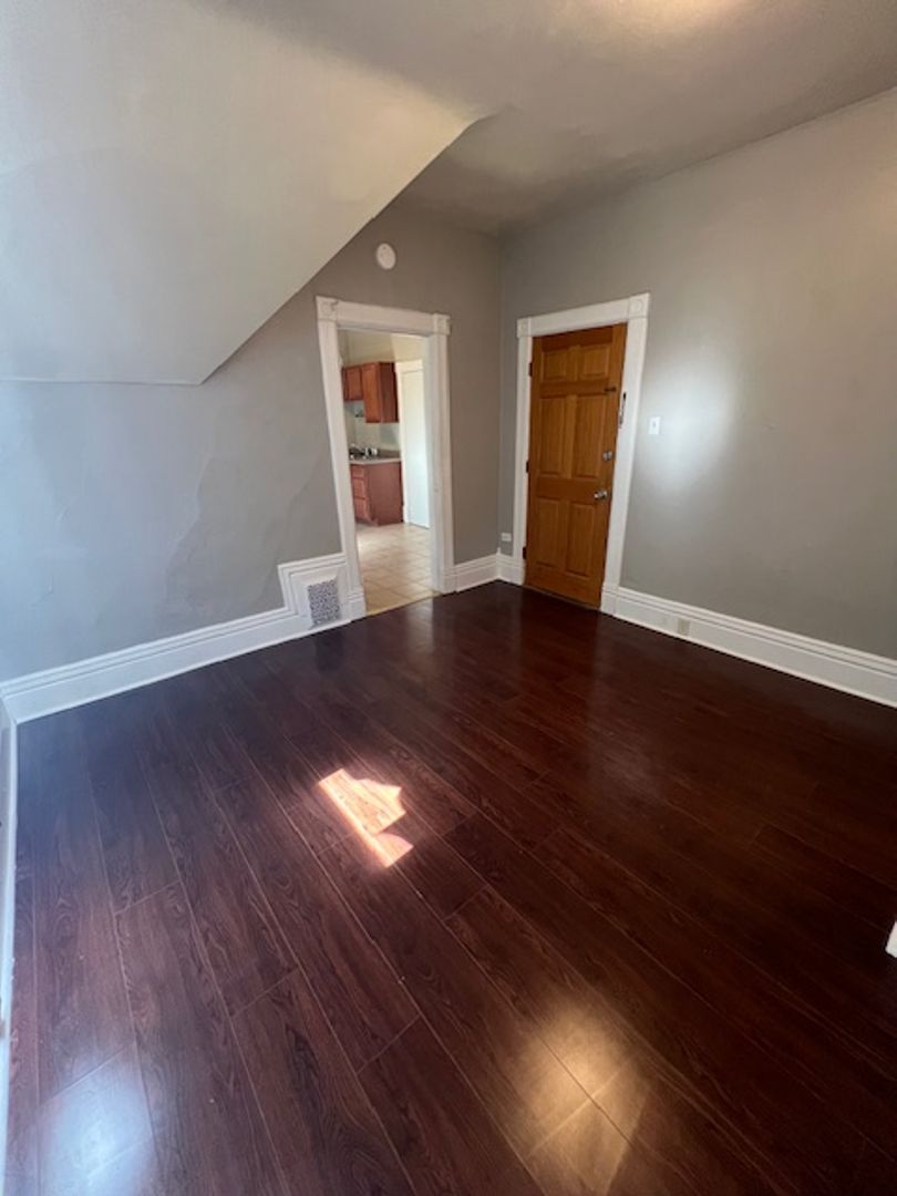 Kenosha Apartment: 6417 Sheridan Rd.