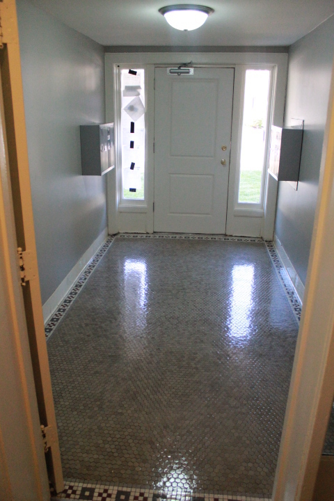 Racine Apartment: 2005 Washington Ave.