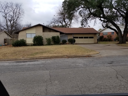3 bdrm 2 bath house in quiet neighborhood – photo 1