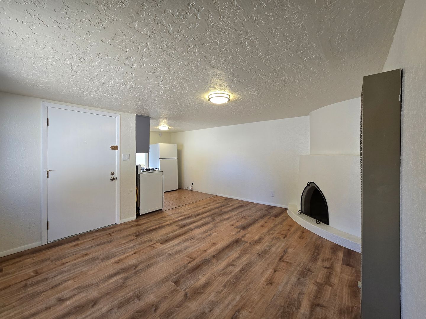 Santa Fe Apartment: 733 Columbia St