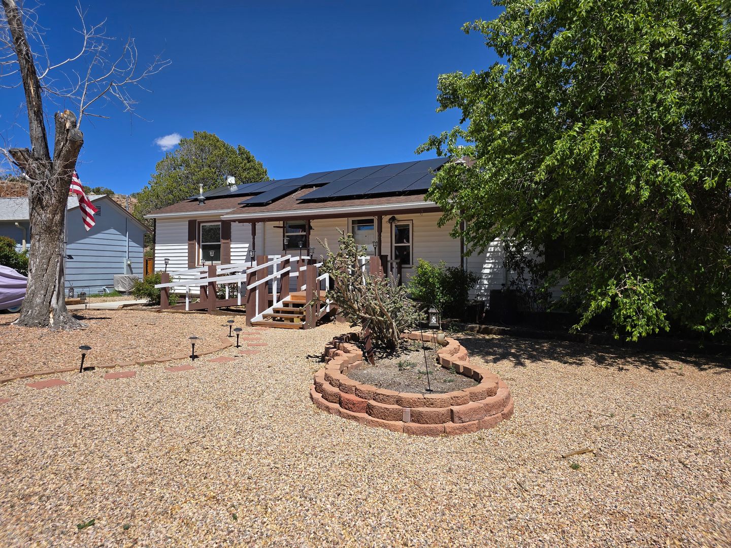 White Rock House: 346 Kayenta Dr.