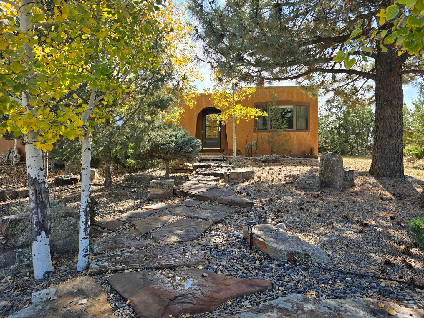 Santa Fe House: 112 Calle Palomita