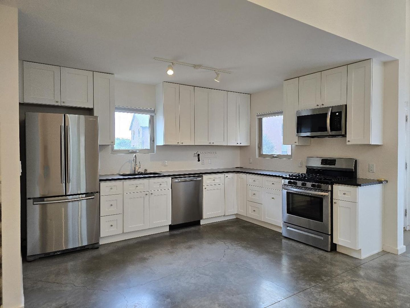 Santa Fe House: 2180 W Alameda St Apt 22