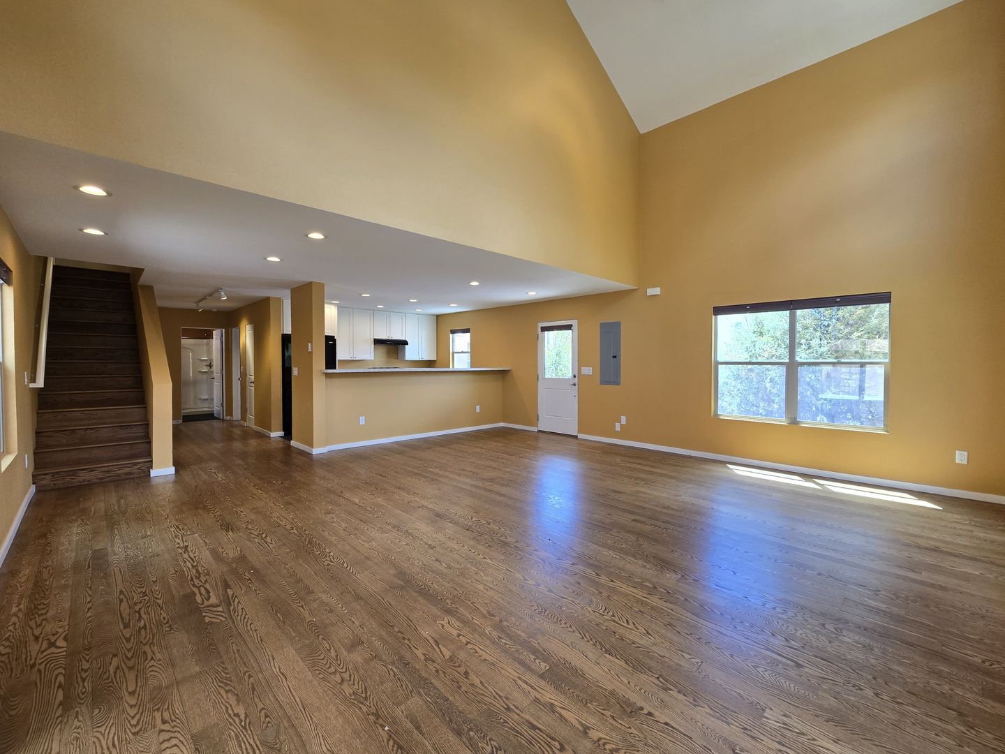 Santa Fe House: 2180 W Alameda St #14