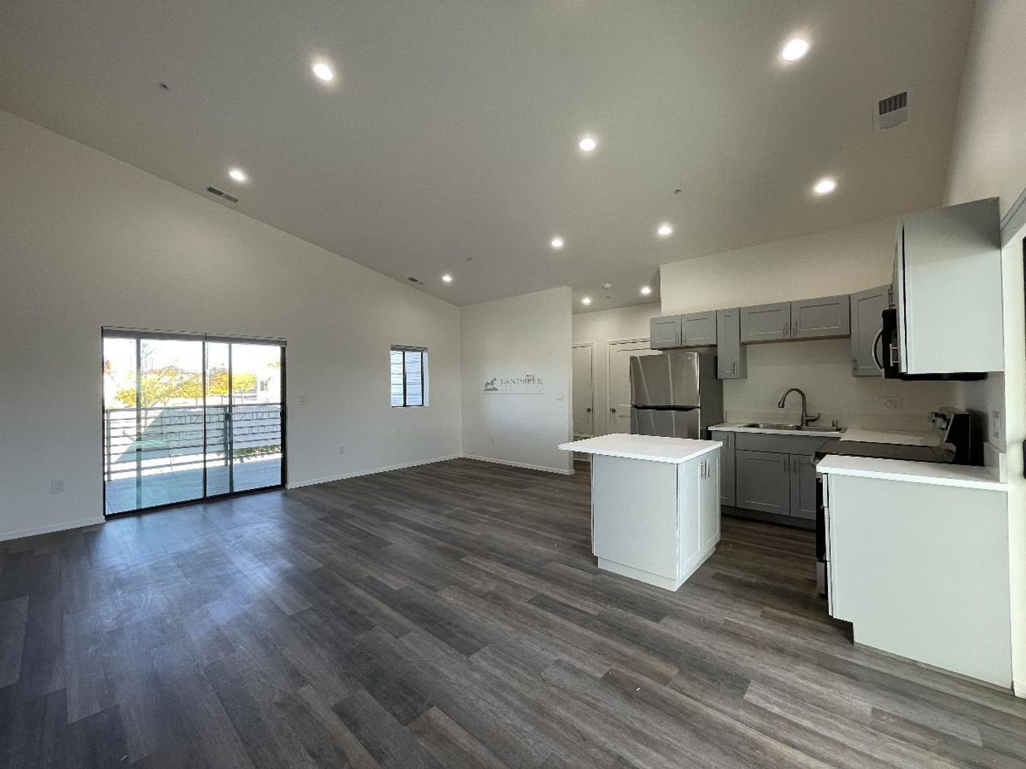 Santa Fe Apartment: 920 Shoofly St