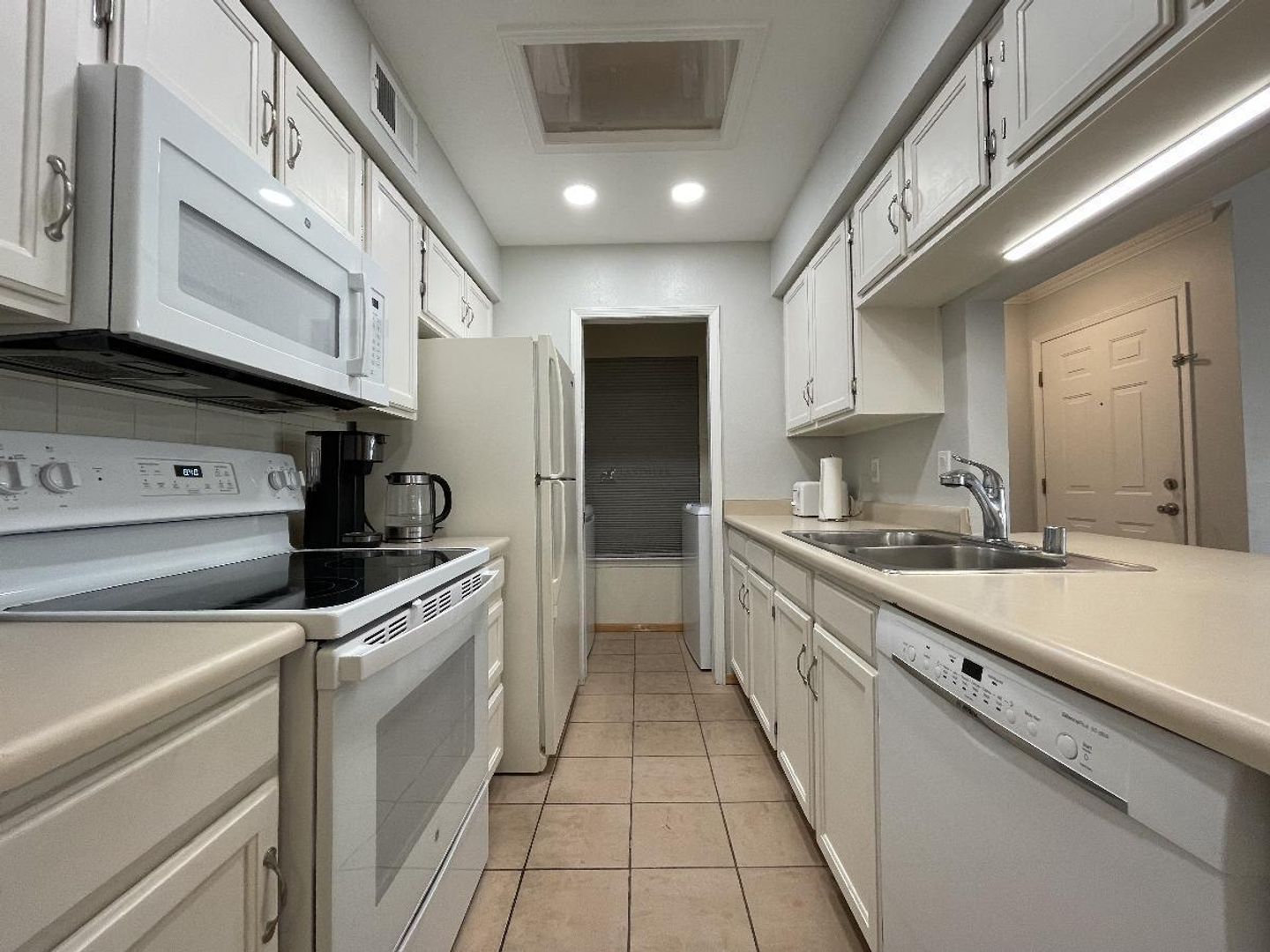 Los Alamos House: 505 Oppenheimer Dr #212