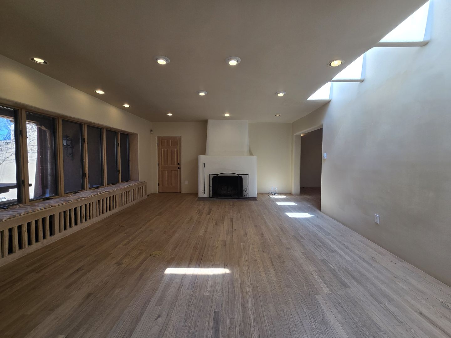 Santa Fe Apartment: 570 1/2 Garcia St