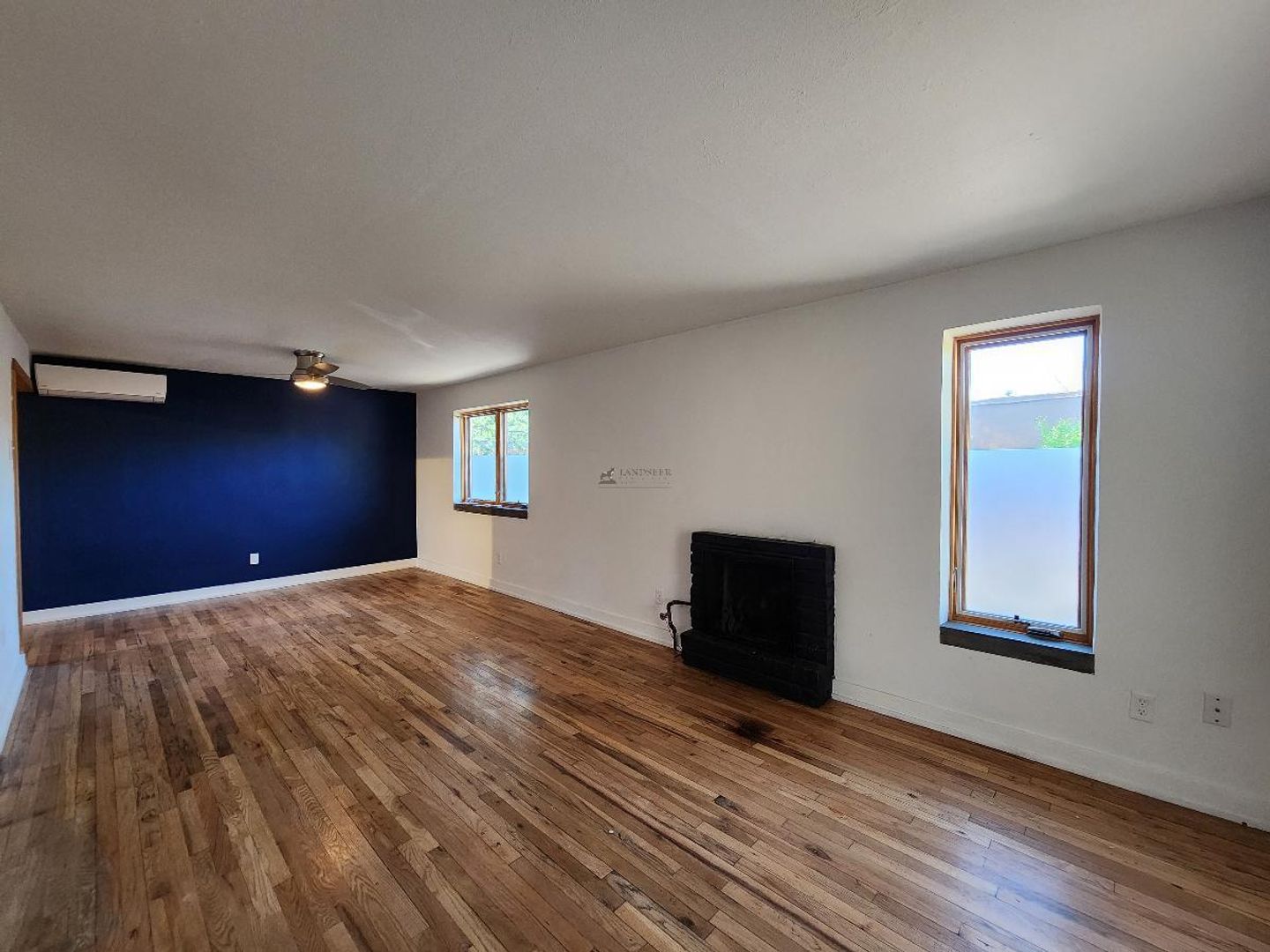 Santa Fe Apartment: 235 Irvine St