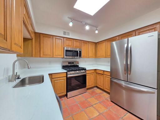 1504 Escondida Ct – photo 1