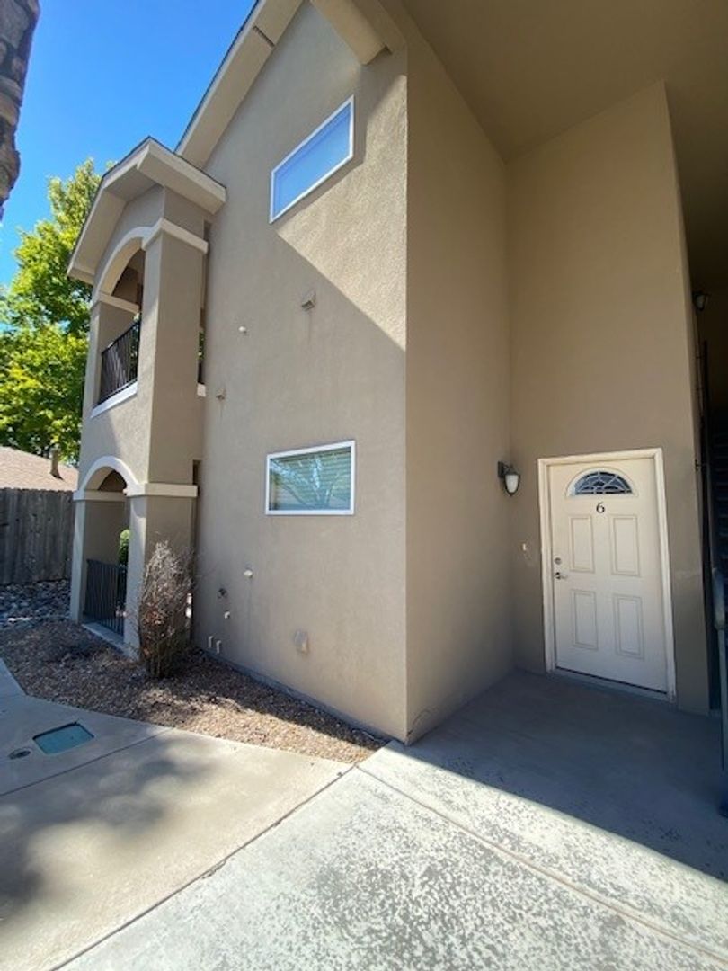 Roswell Apartment: 3300 N Atkinson Ave