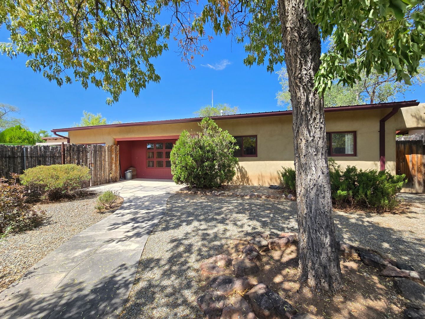 Santa Fe House: 1618 Paseo De La Conquistadora