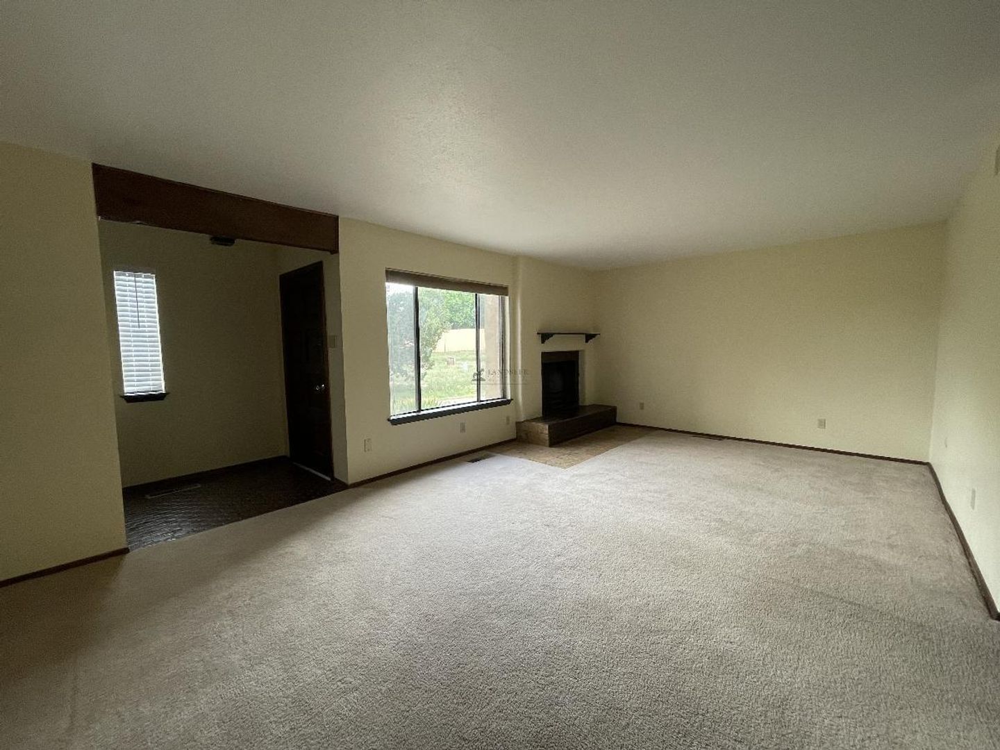 White Rock House: 331 Cheryl Ct