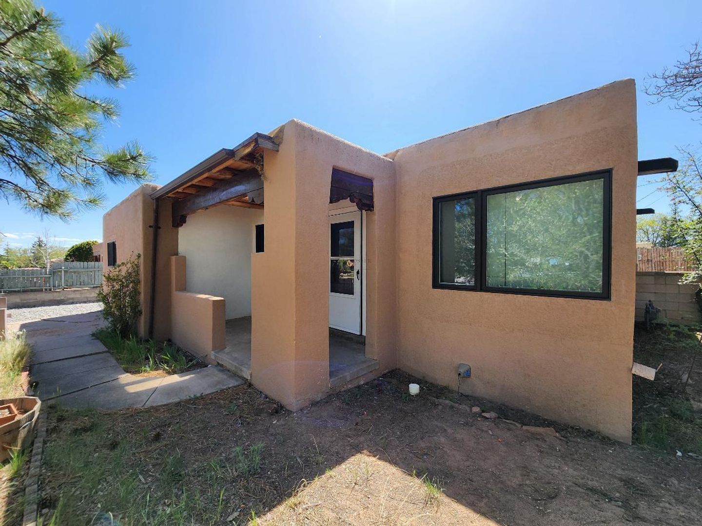 Santa Fe House: 1018 Camino Carlos Rey