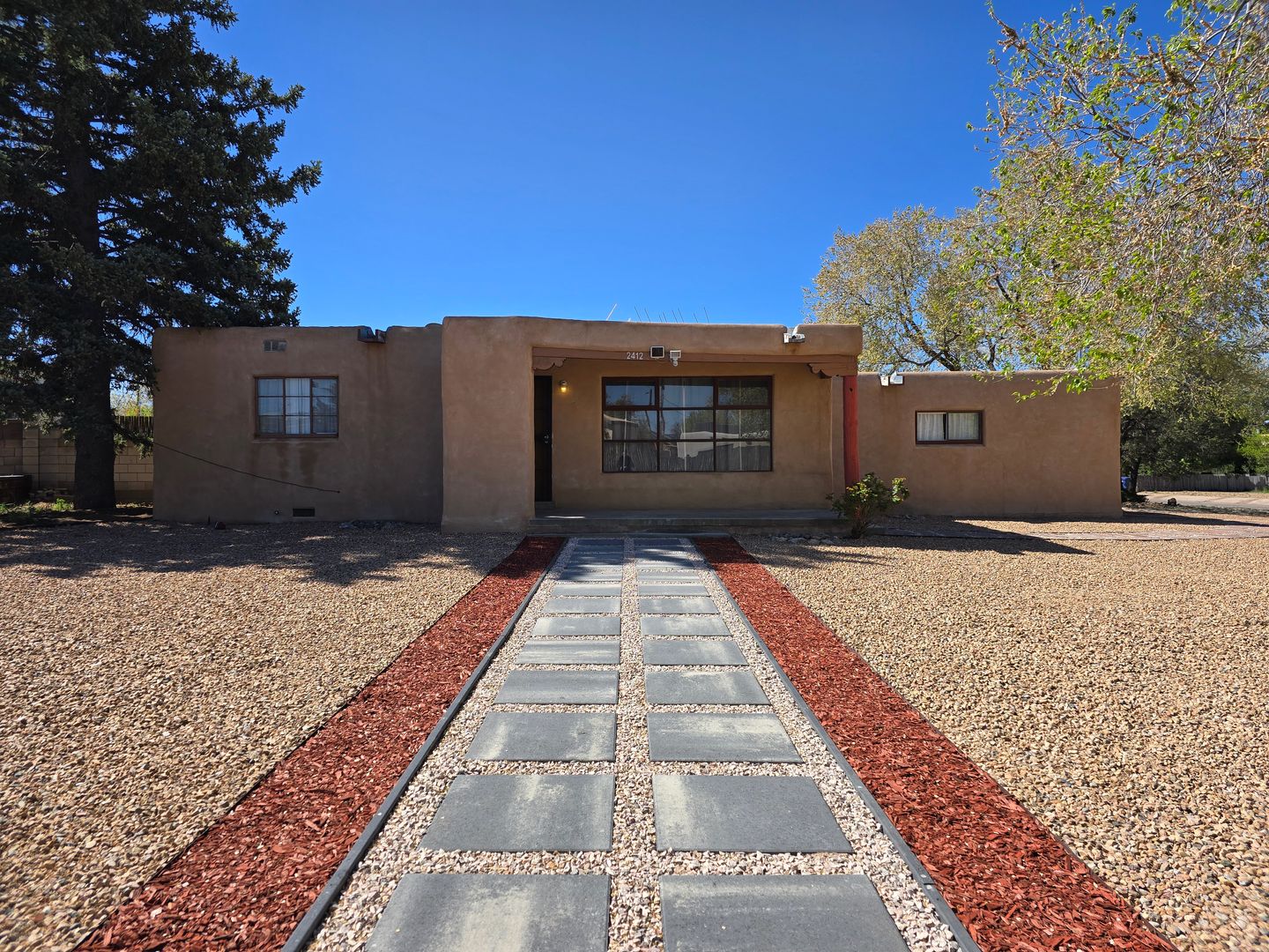 Santa Fe House: 2412 Rosina St