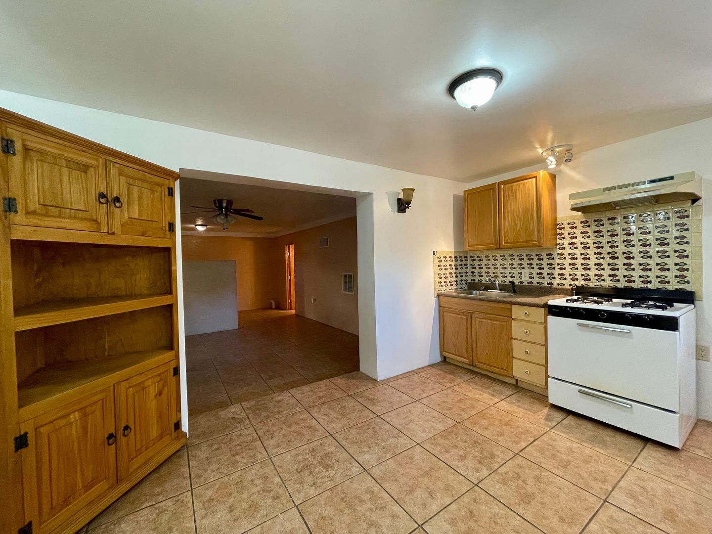 Santa Fe Apartment: 295 Lomita St