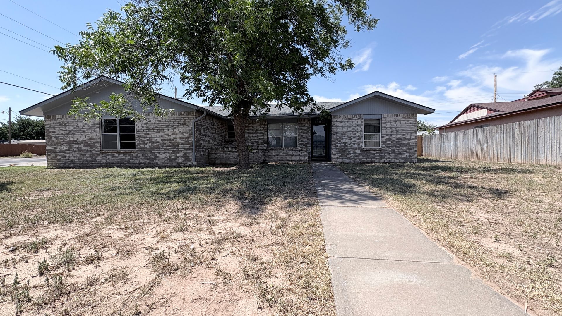 Roswell House: 1300 Taylor Dr