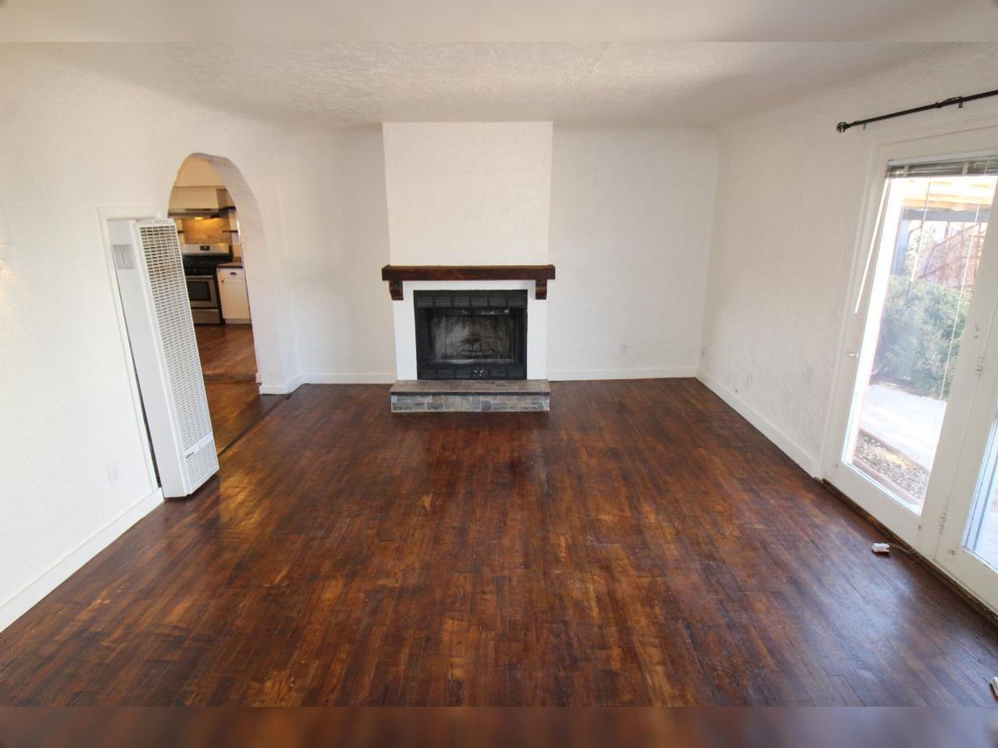 Santa Fe Apartment: 1506 West Alameda St