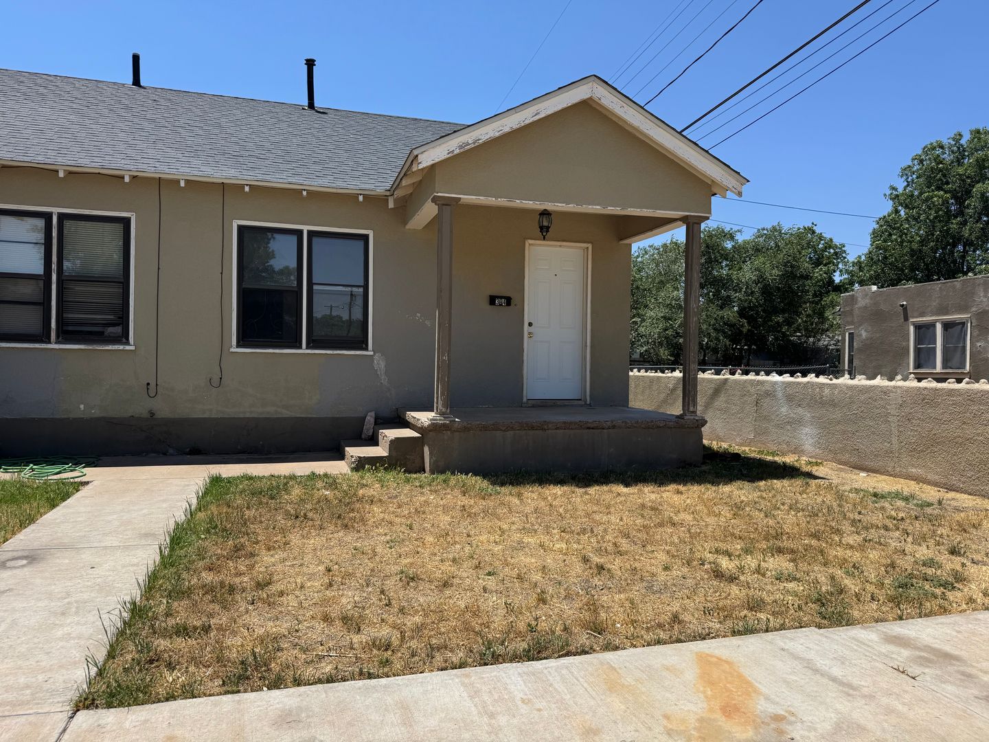 Roswell House: 304 W Albuquerque St