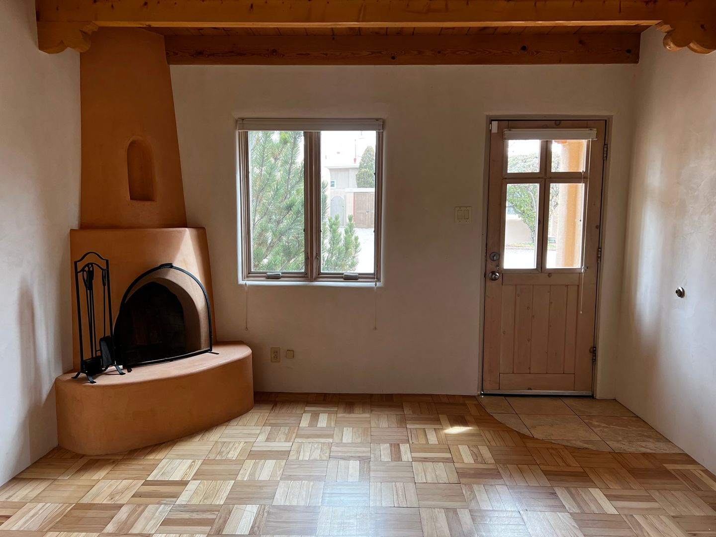 Santa Fe House: 115 W Santa Fe Ave Apt L