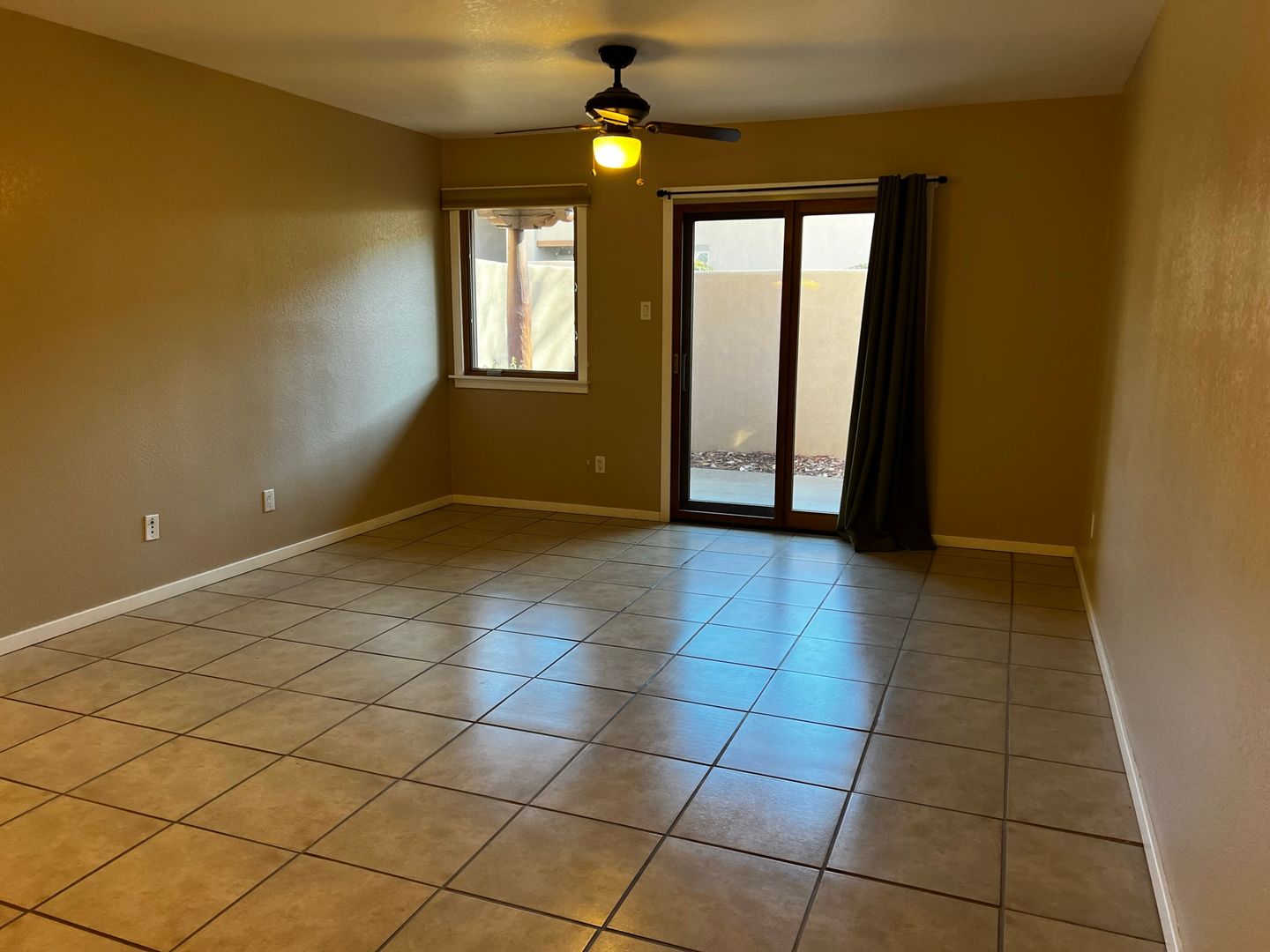 Santa Fe House: 601 W San Mateo Rd