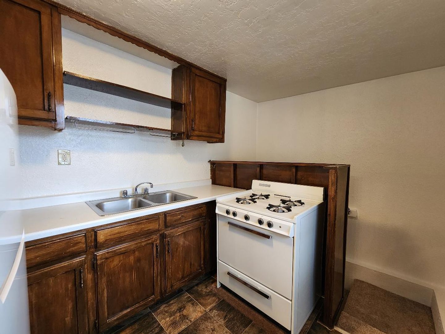 Santa Fe Apartment: 733 Columbia St