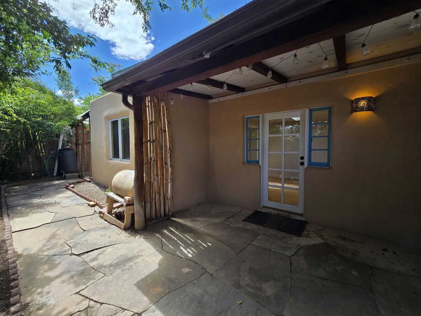 Santa Fe House: 116 1/2 W Buena Vista