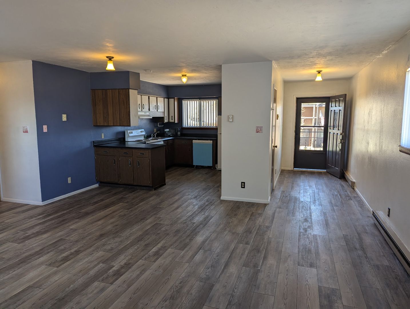 White Rock House: 75 Park Ln Apt C