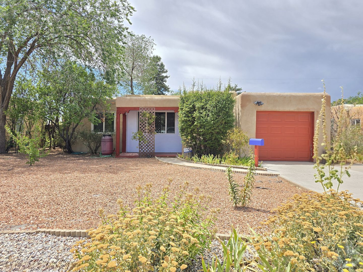 Santa Fe House: 1226 Vitalia St