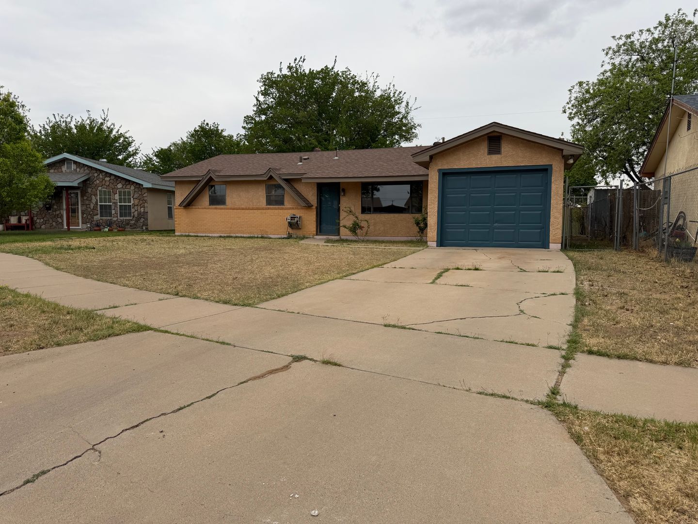 Roswell House: 2614 Palomar Pl
