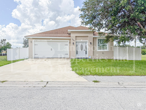 Beautiful 2023 Home with Solar Panels & Fenced Yard in Mulberry