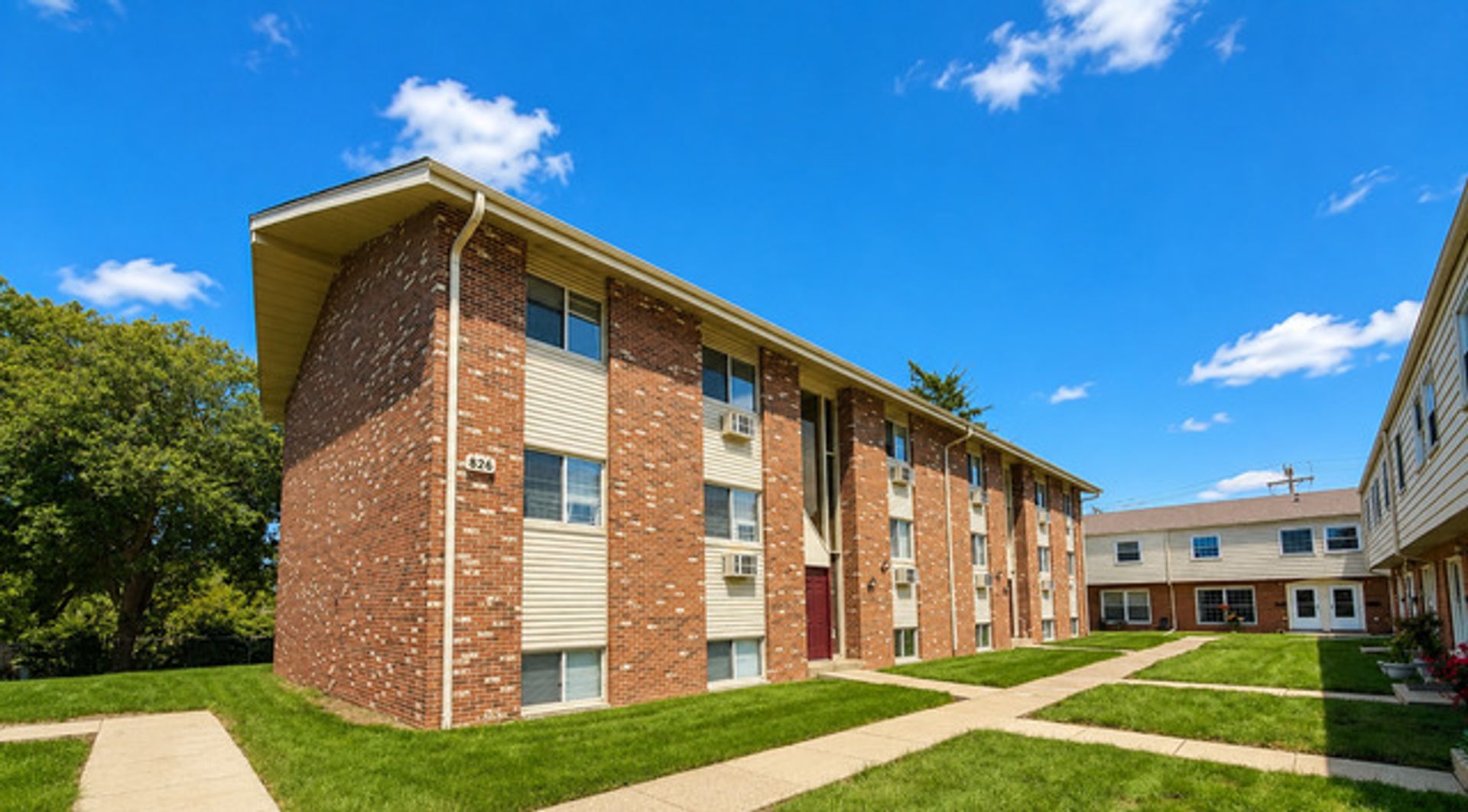 Libertyville Apartment: 820-880 N. Milwaukee Ave.