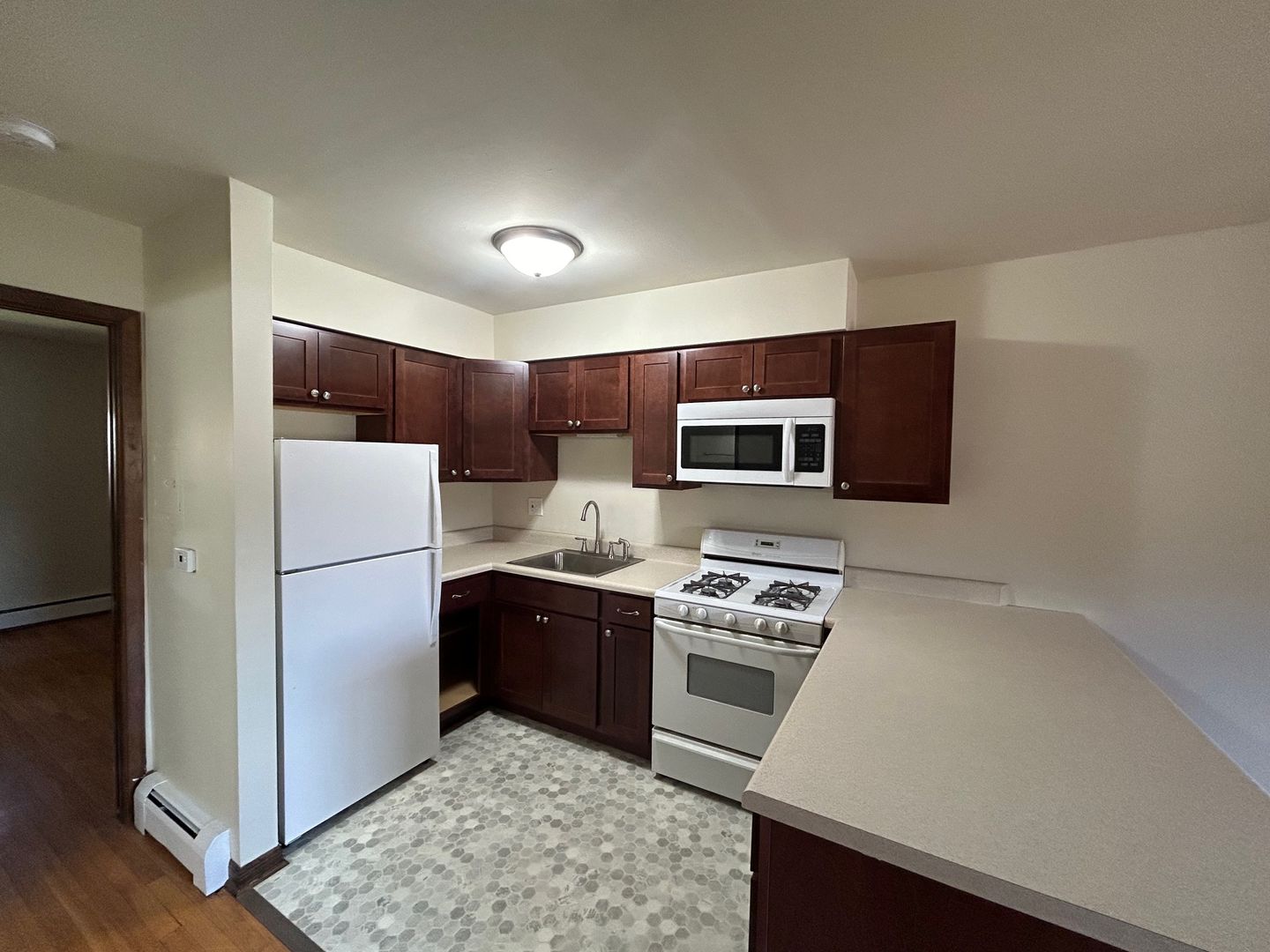 Libertyville Apartment: 820-880 N. Milwaukee Ave.