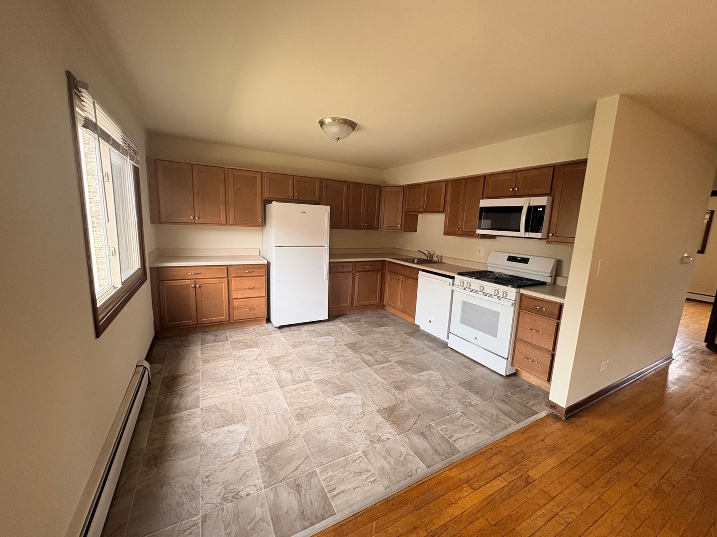 Libertyville Apartment: 820-880 N. Milwaukee Ave.