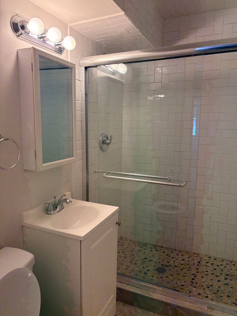 Lake Zurich Apartment: 241-245 W. Main St.