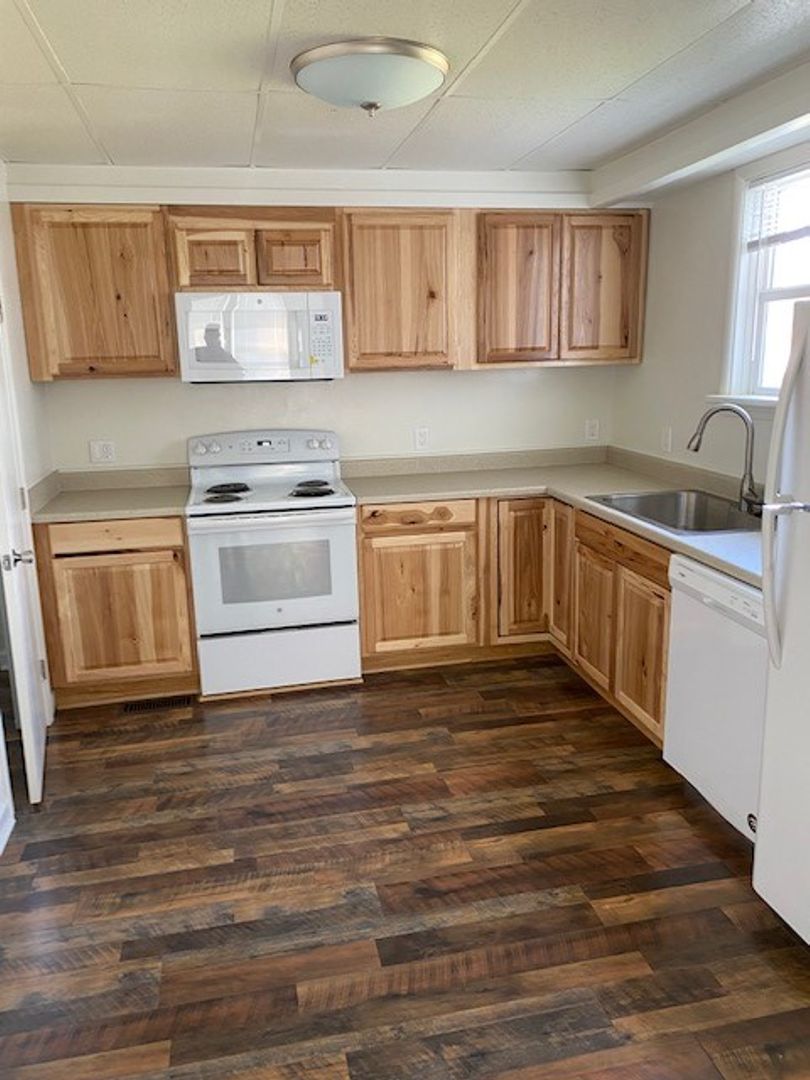 Kalispell Apartment: 27 8th Ave West