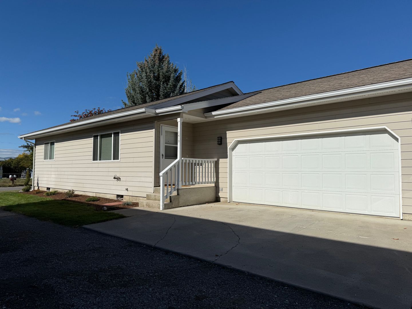 Kalispell Apartment: 1421 7th Ave west
