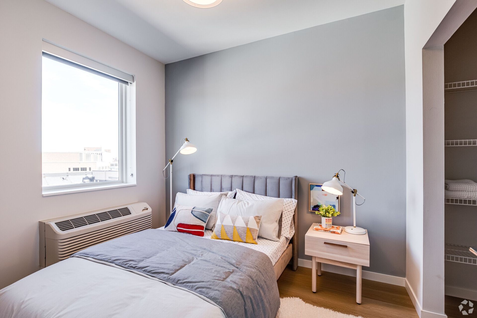 St. Paul Apartment: 337 7th St. W