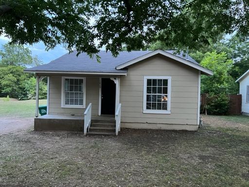 1419 Lindsey St, Denton – photo 1