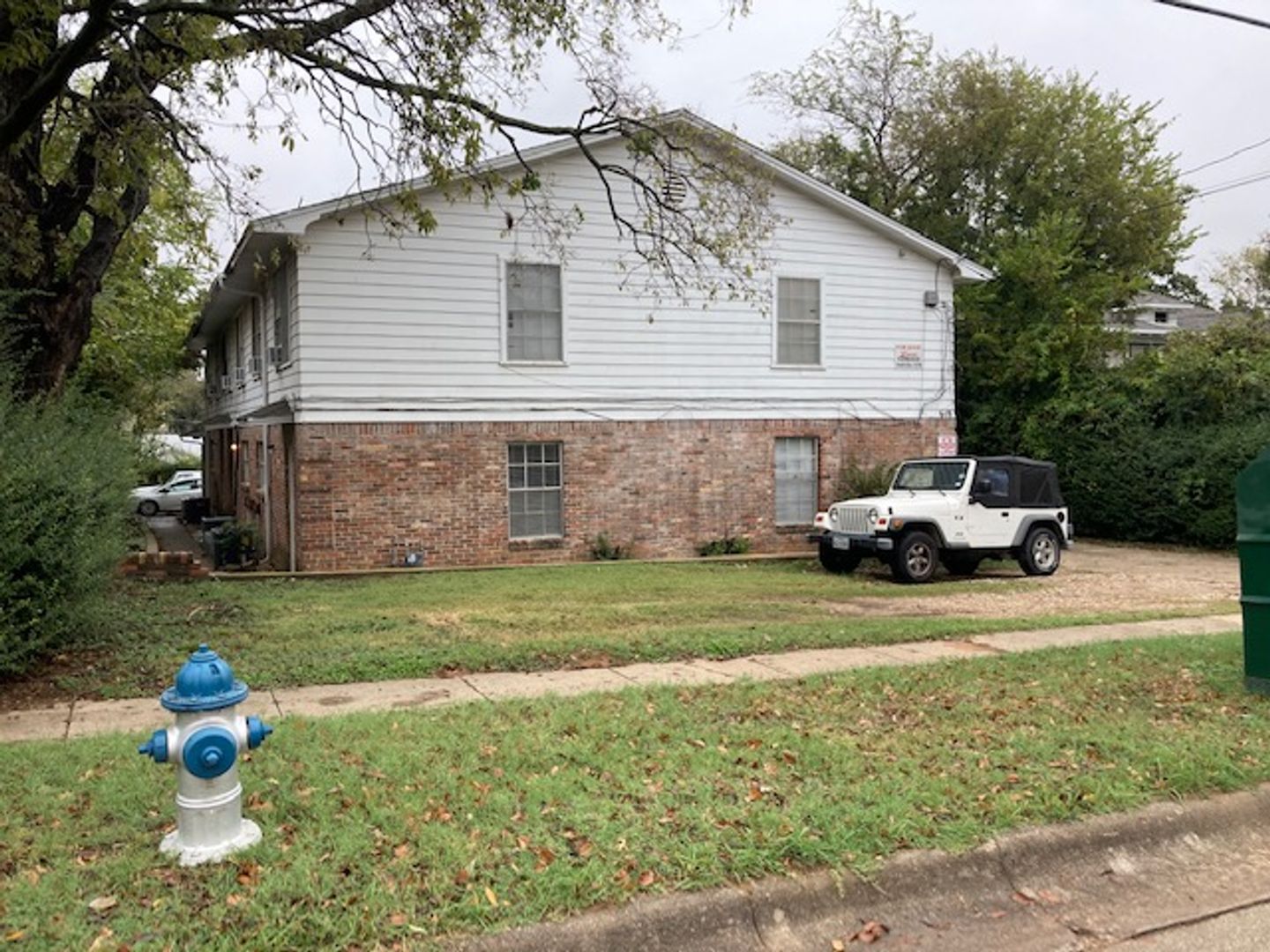 Denton Apartment: 618 W. Sycamore Street