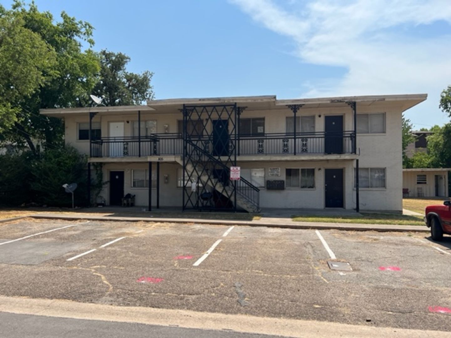Denton Apartment: 1112 / 1116 Eagle; 804 Welch; 805 Central