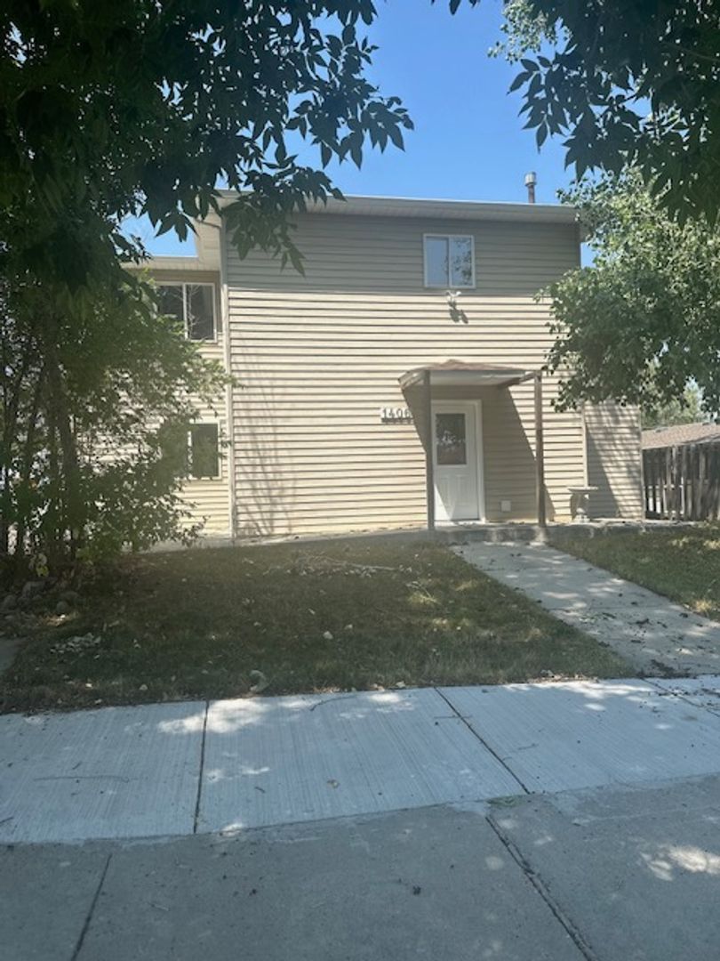 Casper Apartment: 1406 S. Boxelder Street