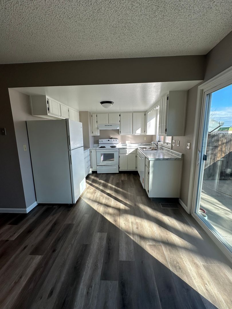 Casper Apartment: 4030 Gannett Street