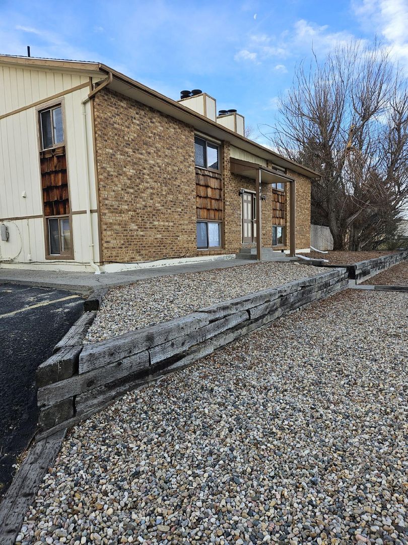 Casper Apartment: 831 Blackmore Road