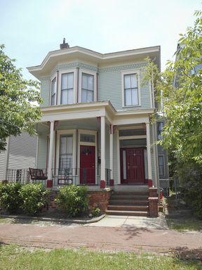 Don’t Miss Out — First Month Free, No Deposit! Upstairs Two Bedroom Townhome Near Forsyth Park – photo 1