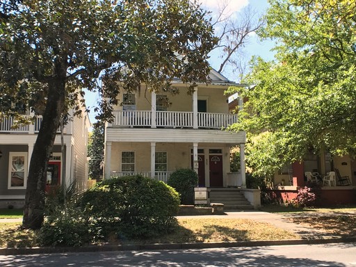 Unlock Big Savings: No Deposit & First Month FREE! Two Bedroom Duplex Near Downtown Savannah – photo 1