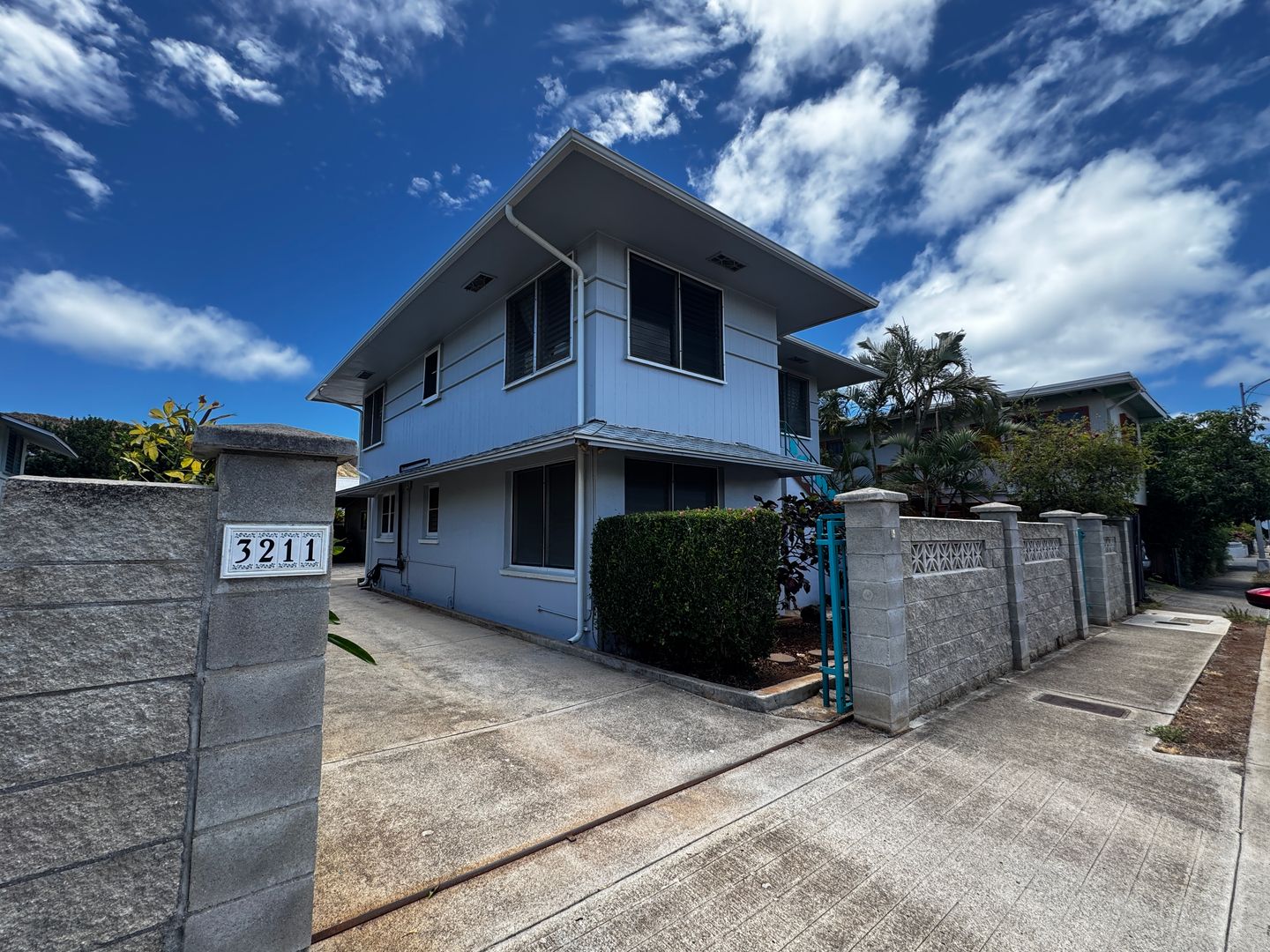 Honolulu Apartment: 3211 Francis St