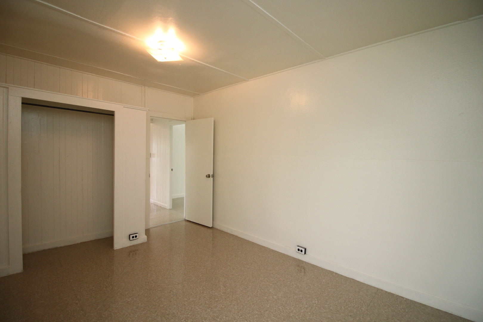 87404 Hakimo Road A, Nānākuli, HI 96792