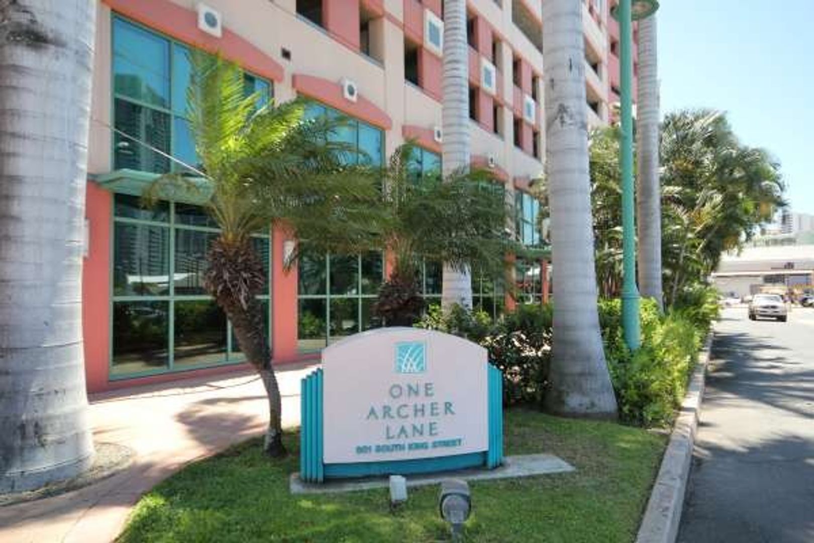 Honolulu House: 801 S. King St. #1011