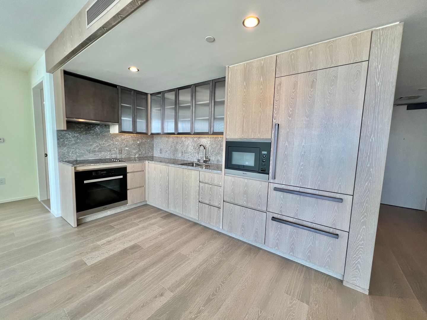 Honolulu House: 1000 Auahi Street #3213