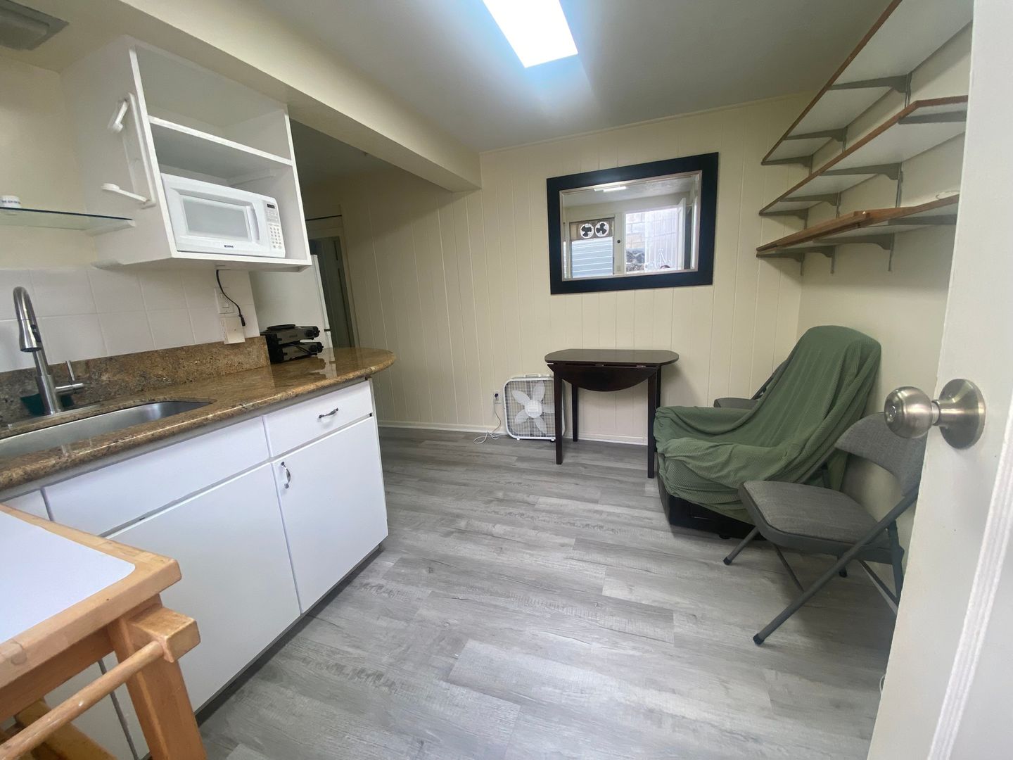 Honolulu Apartment: 1382 Frank Street